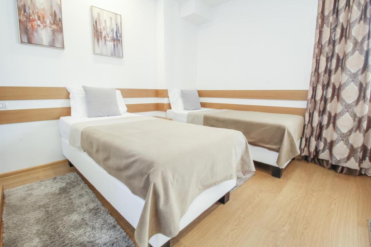 Gardenia Hotel & Spa Велес Экстерьер фото A room at the hostel