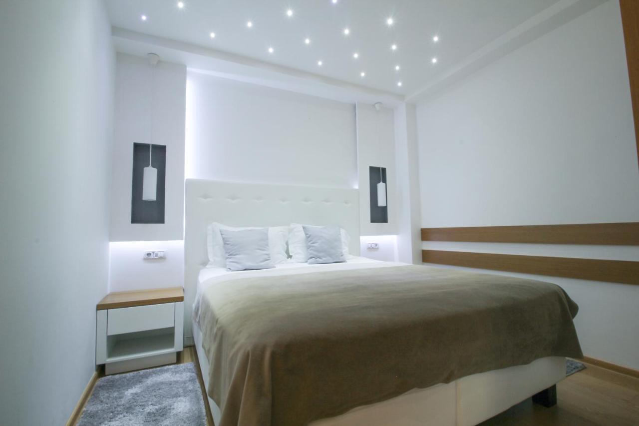 Gardenia Hotel & Spa Велес Экстерьер фото A bedroom with LED lighting