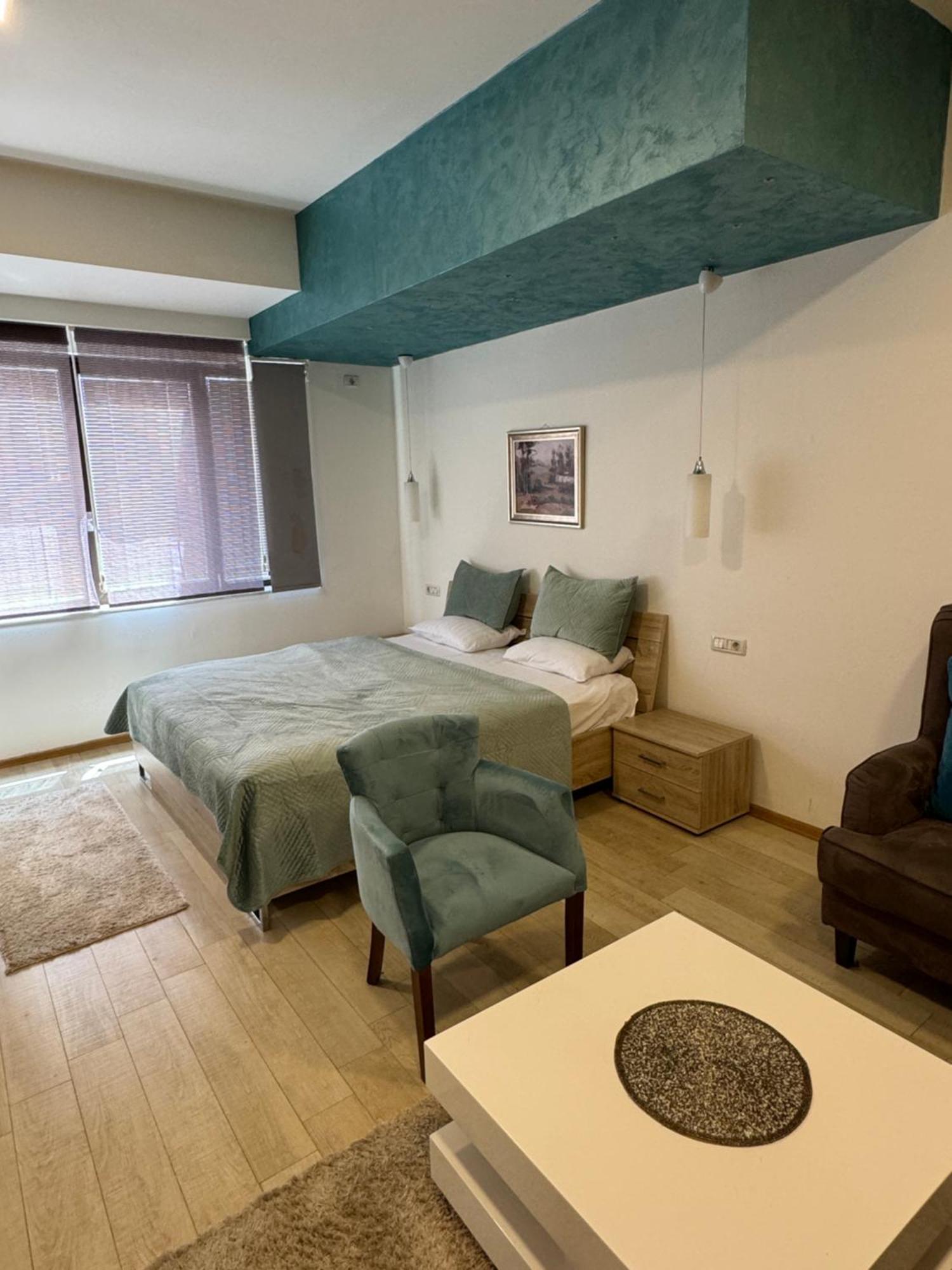 Gardenia Hotel & Spa Велес Экстерьер фото A bedroom in a hotel