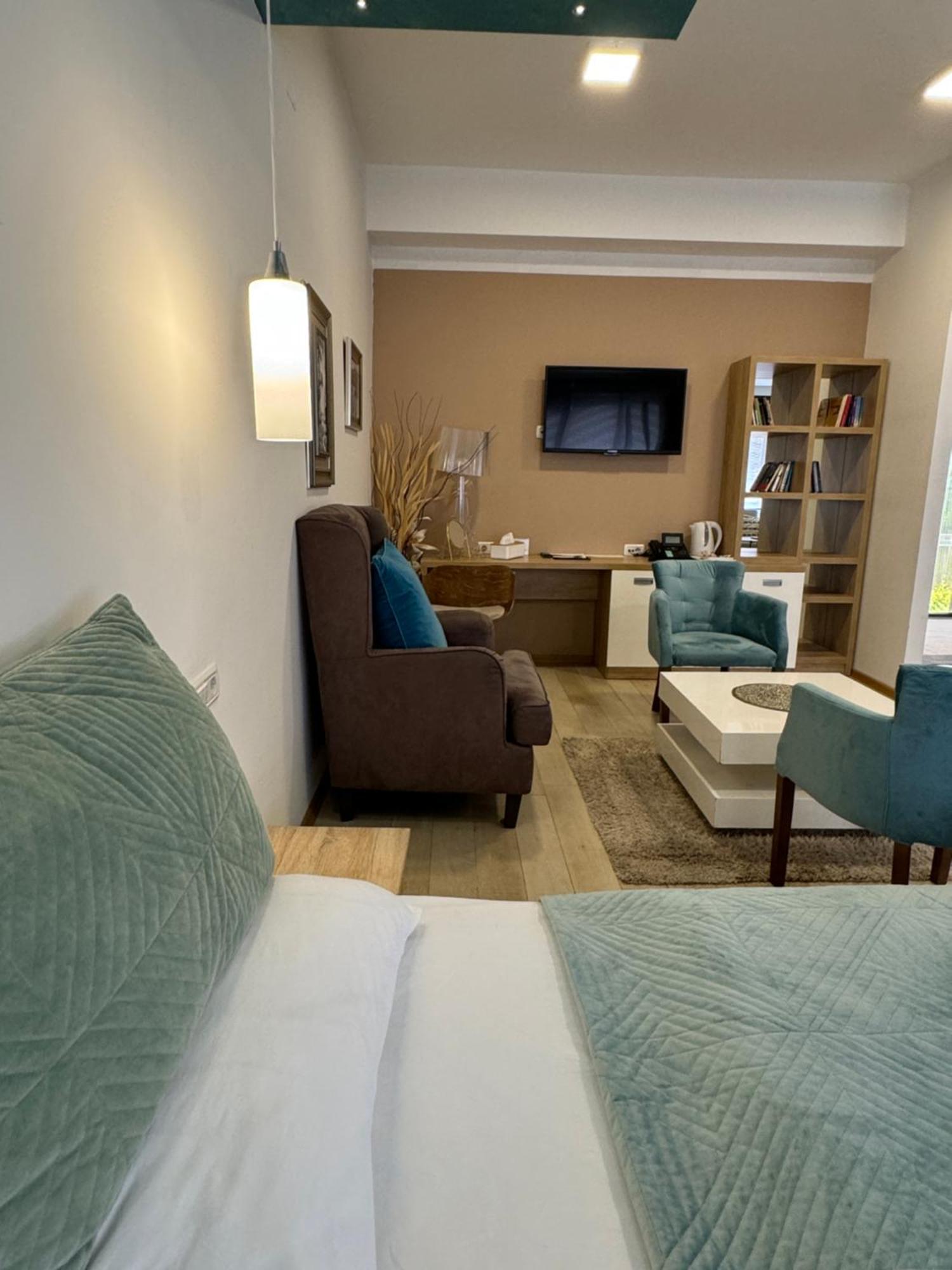 Gardenia Hotel & Spa Велес Экстерьер фото The interior of the new library