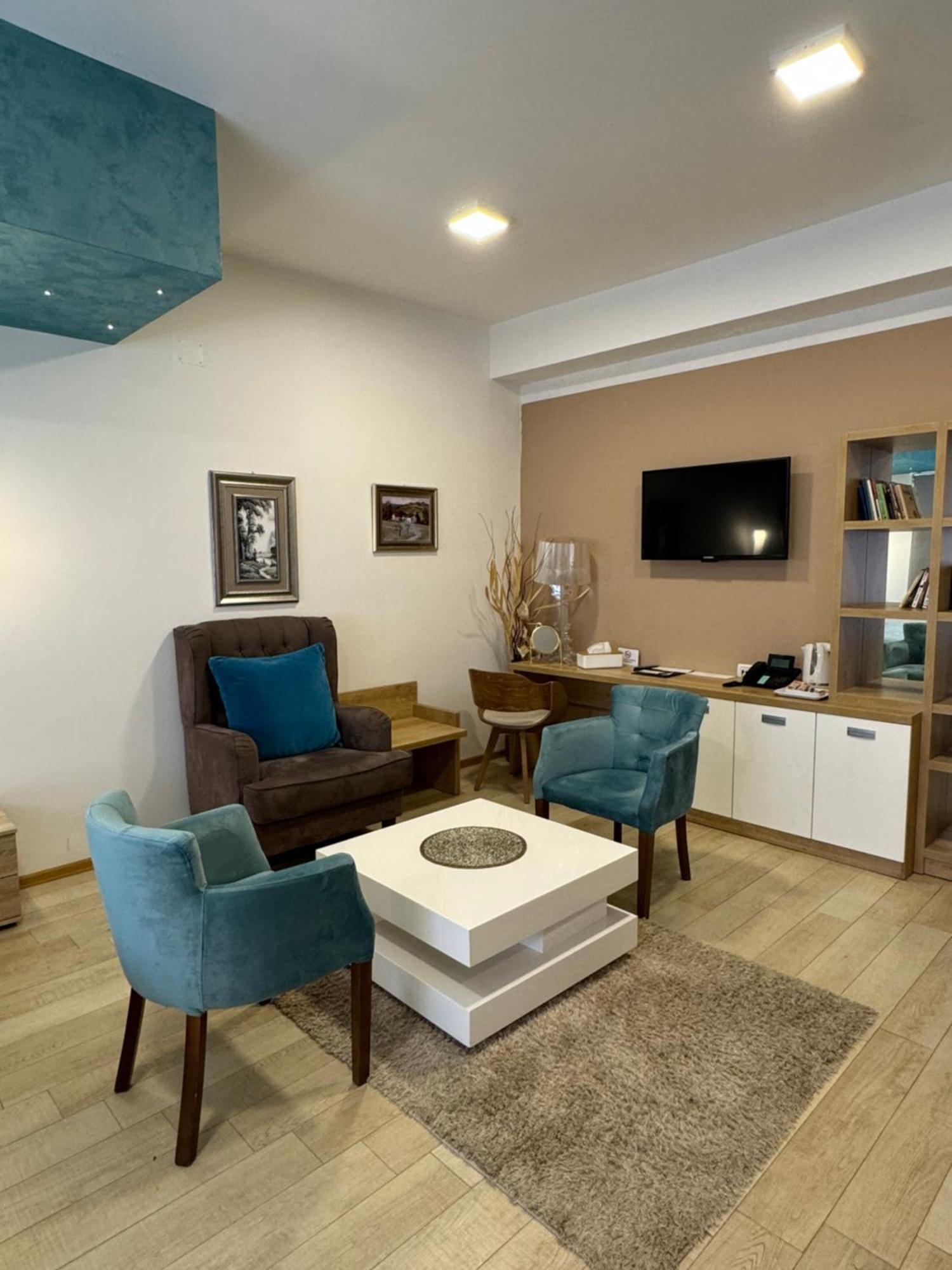 Gardenia Hotel & Spa Велес Экстерьер фото The interior of the office of the President of the University of Novi Sad