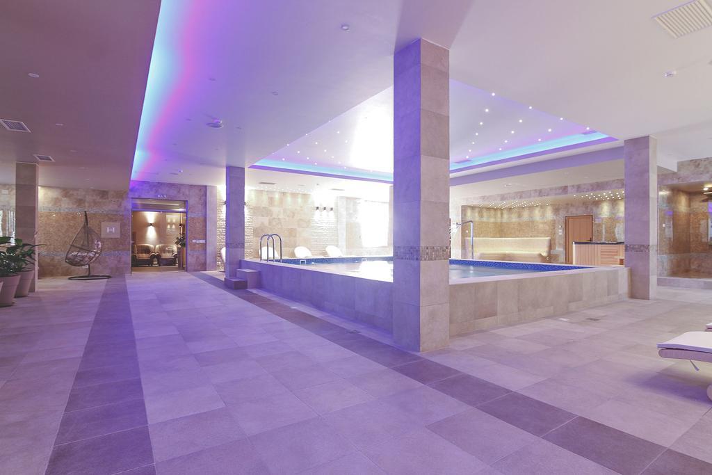 Gardenia Hotel & Spa Велес Экстерьер фото The spa at The Dorchester