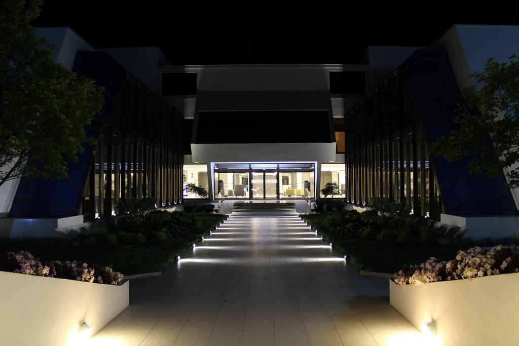 Gardenia Hotel & Spa Велес Экстерьер фото The main entrance of the hotel