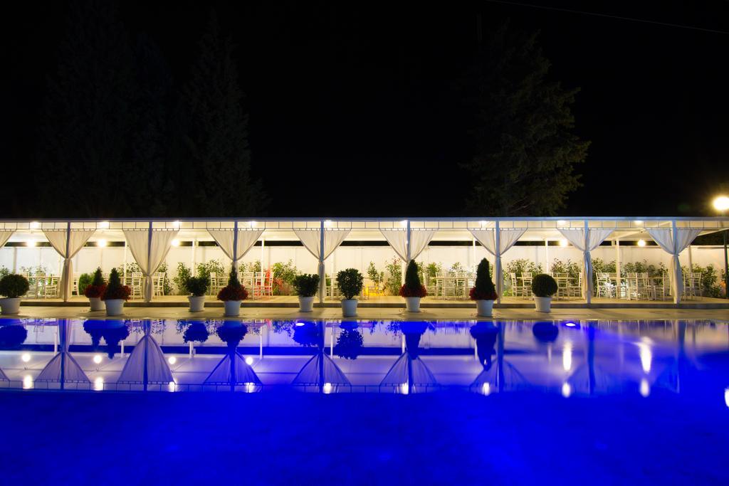 Gardenia Hotel & Spa Велес Экстерьер фото The pool at the hotel